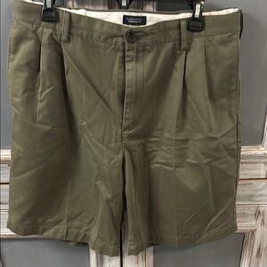 Lands' End Green Pleated Front Shorts 9 inch